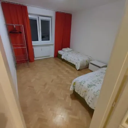 Priestranny Apartman- S Vynikajucou Dostupnostou Daire Bratislava