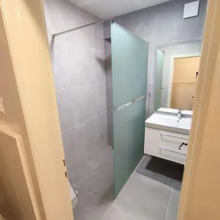 Apartment Priestranny Apartman- S Vynikajucou Dostupnostou Pressburg