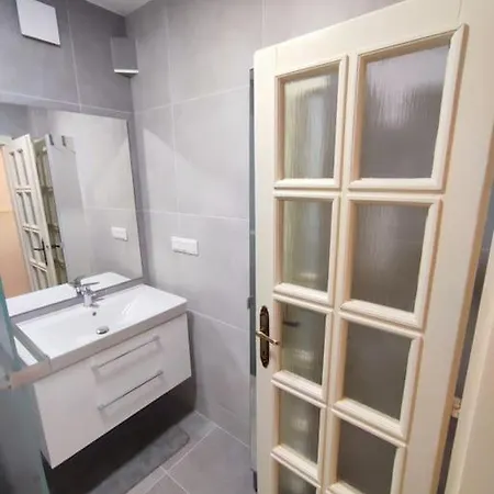 Priestranny Apartman- S Vynikajucou Dostupnostou Daire Bratislava