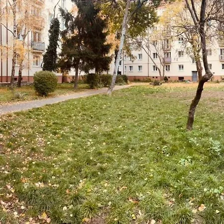 Priestranný Apartmán- S Vynikajúcou Dostupnosťou Apartamento *