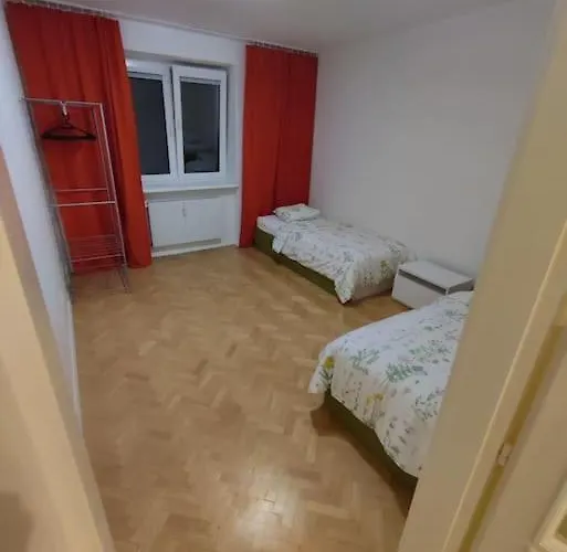 Priestranny Apartman- S Vynikajucou Dostupnostou Apartment Bratislava