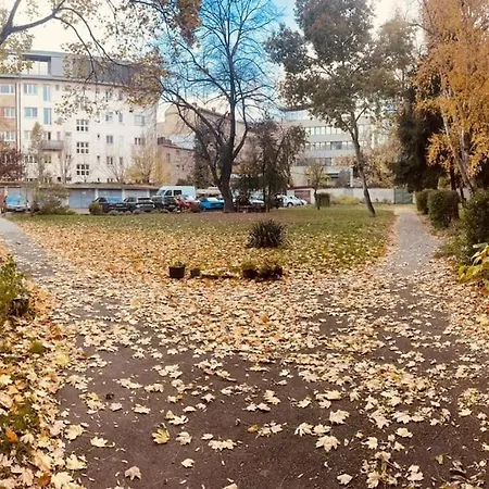 Priestranny Apartman- S Vynikajucou Dostupnostou Apartment